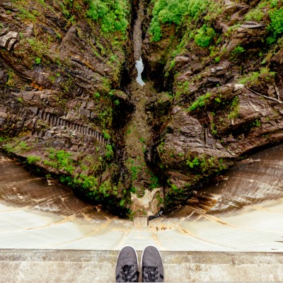 JAMES BOND GOLDENEYE BUNGEE JUMP