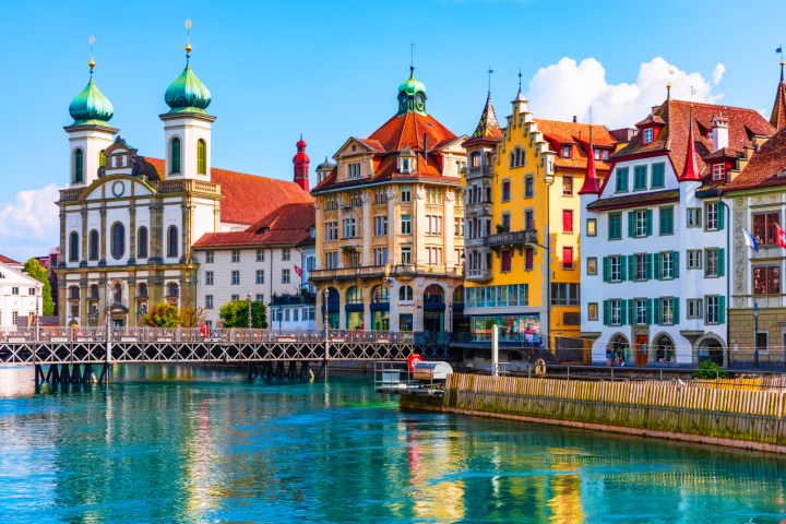 LAKE LUCERNE & SWISS KNIFE VALLEY TOUR