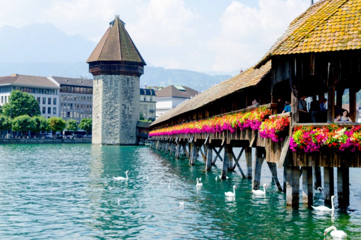 LAKE LUCERNE & SWISS KNIFE VALLEY TOUR