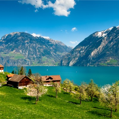 LAKE LUCERNE & SWISS KNIFE VALLEY TOUR