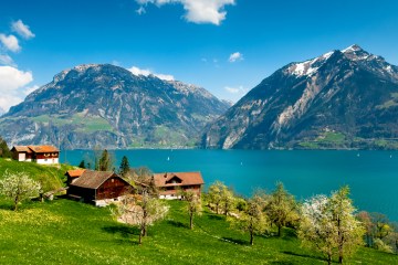 LAKE LUCERNE & SWISS KNIFE VALLEY TOUR